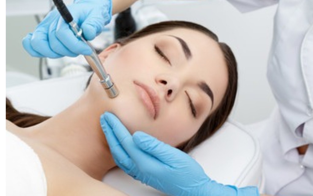 Tratamiento facial contra manchas en la piel