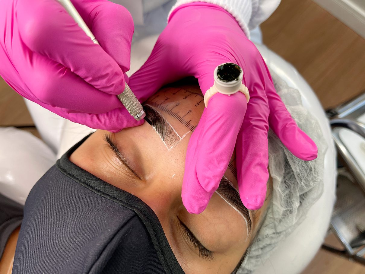 Micropigmentación de cejas, microblading