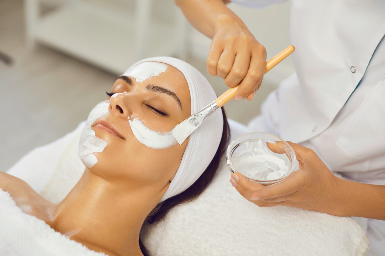 Tratamiento facial con proteína de leche